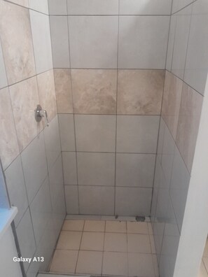 Towels, soap, toilet paper - Guest room (Johannesburg)