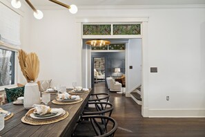 Dining - Heart of Ardsley : 4 BR, 3.5 BA House in Savannah, Sleeps 8 (Savannah)