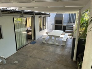 Outdoor dining - Charming 2-bedroom house in welcoming Saint Lucia. Home away from home! (Saint Lucia)