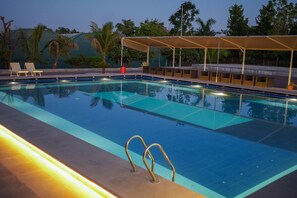 2 indoor pools - deora resort and hotel (Jodhpur)