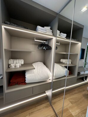 Family Apartment | Laptop workspace, free WiFi - TrevizZo Handy Paraiso (São Paulo)