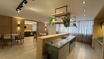 Family Apartment | Dining