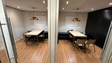 Family Apartment | Dining