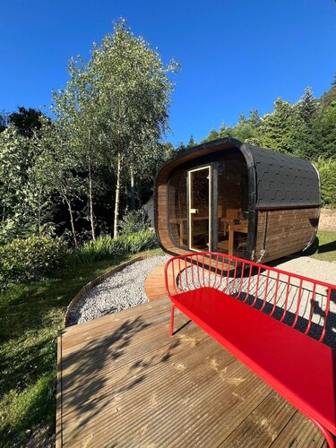Stunning Loch Ness lodge with hot tub and sauna