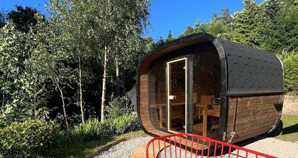 Stunning Loch Ness lodge with hot tub and sauna