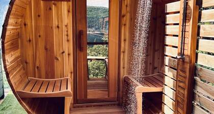 Lochnagar: luxury Loch Ness lodge, hot tub & sauna