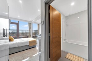 Apartment | 1 bedroom, free WiFi, bed sheets - Hotel Studio Apartment in East London (Ilford)