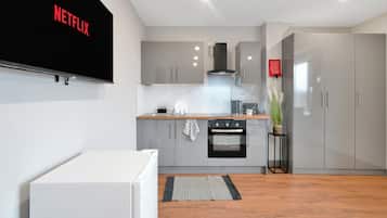Apartment | Private kitchen | Fridge, microwave, oven, stovetop