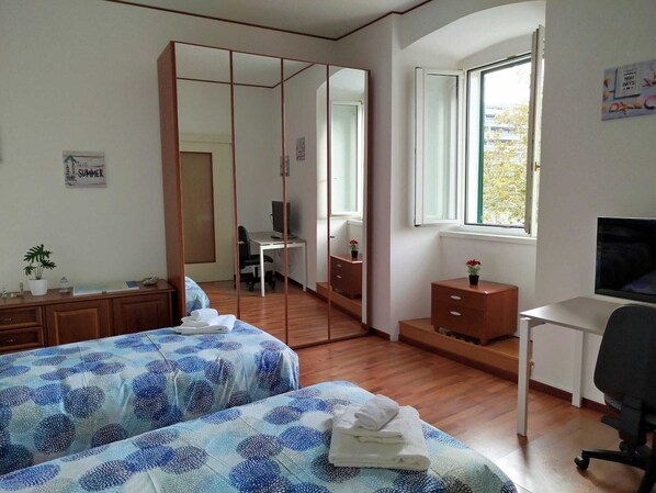 2 dormitorios, tabla de planchar con plancha, wifi y ropa de cama