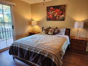 3 chambres, fer et planche à repasser, Wi-Fi, draps fournis
