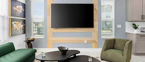 Fernseher, Videospiele, Tischfußball, Arbeitsbereiche