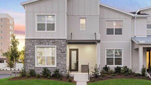 Exterior detail - Villa Splendor | Brand NEW Villa w Designer Decor, Huge LR/DR, Pool - Near Parks (Orlando)