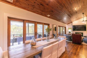 Dining - Sweet Water Estate - luxury lakefront with slip, Watauga Lake (Butler)