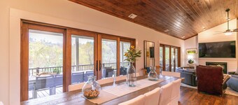 Sweet Water Estate - luxury lakefront with slip, Watauga Lake