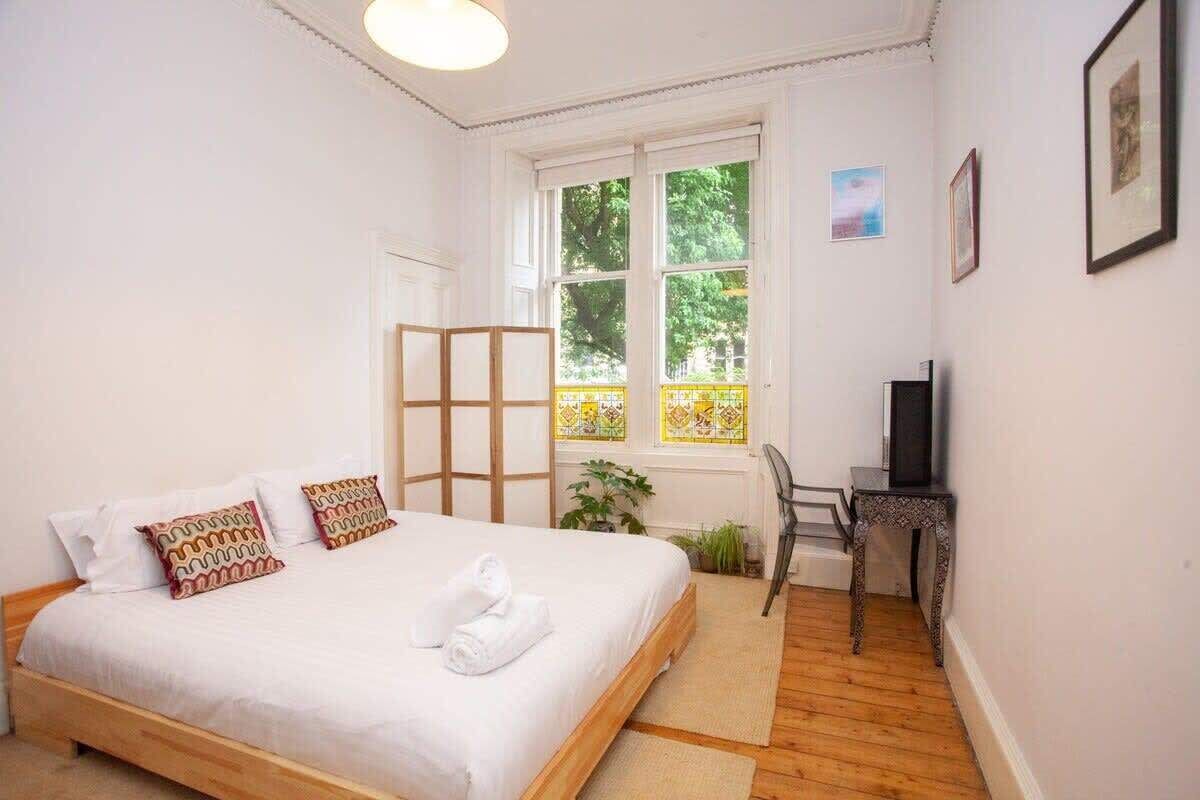 2 bedrooms, iron/ironing board, travel cot, WiFi