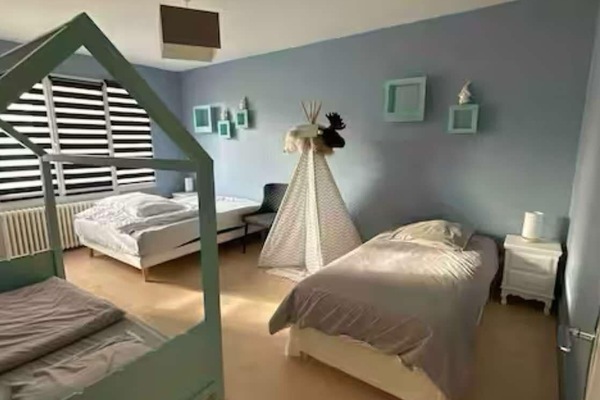 3 quartos, ferros/tábuas de passar roupa, Wi-Fi, roupa de cama