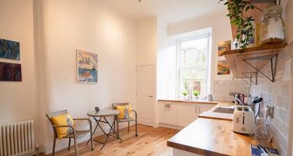 Stylish West End Apartment in Glasgow