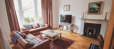 Téléviseur, bureau