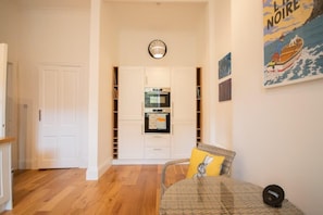 Interior - Stylish West End Apartment in Glasgow (Glasgow City)