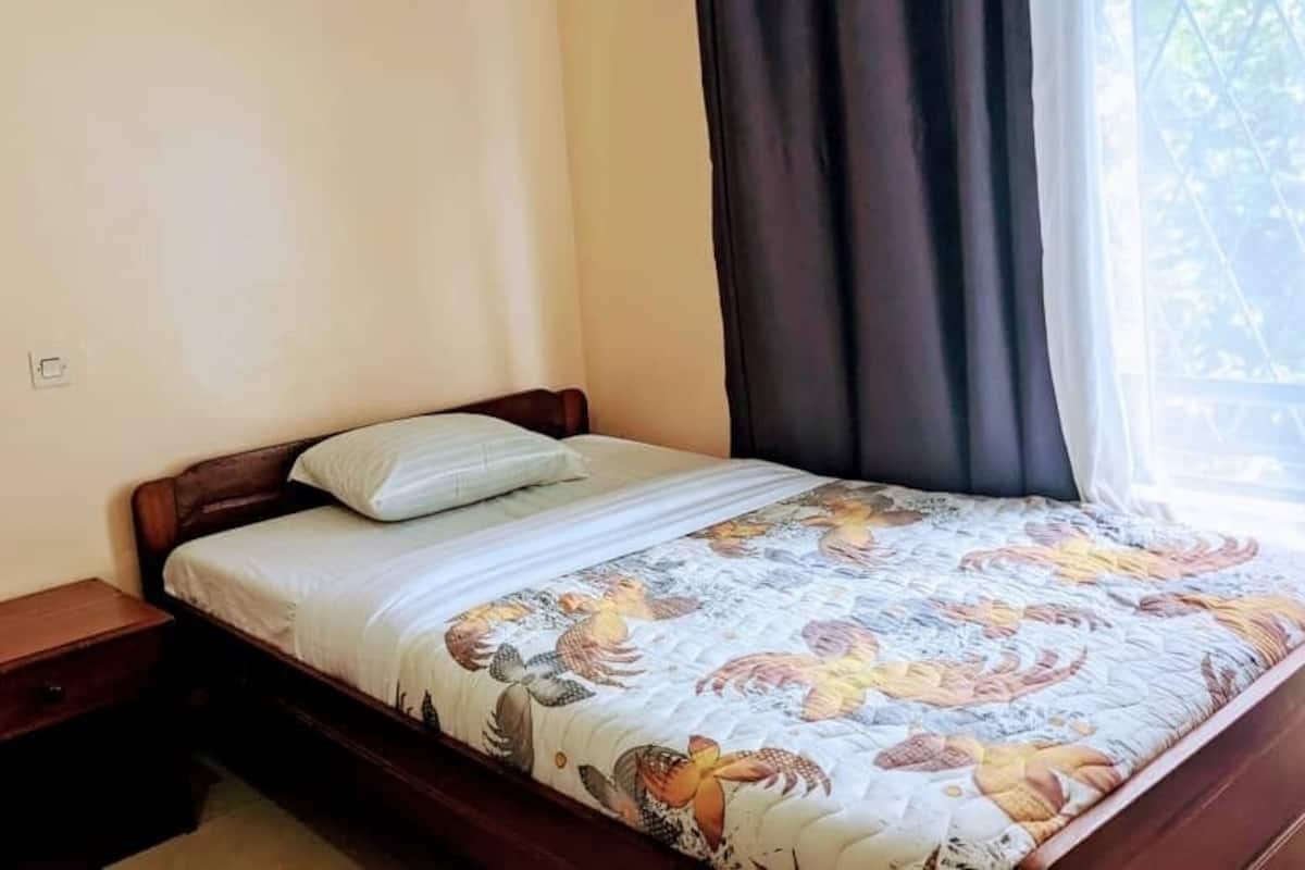 Basic Single Room | Free WiFi