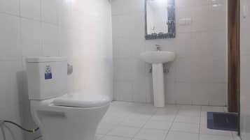 Standard Single Room | Bathroom