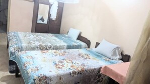 Standard-Doppel- oder -Zweibettzimmer