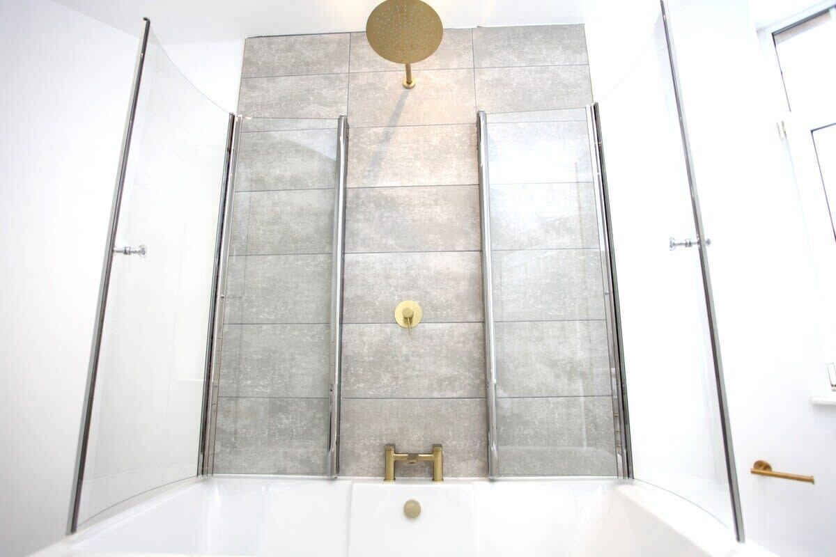Douche, serviettes fournies