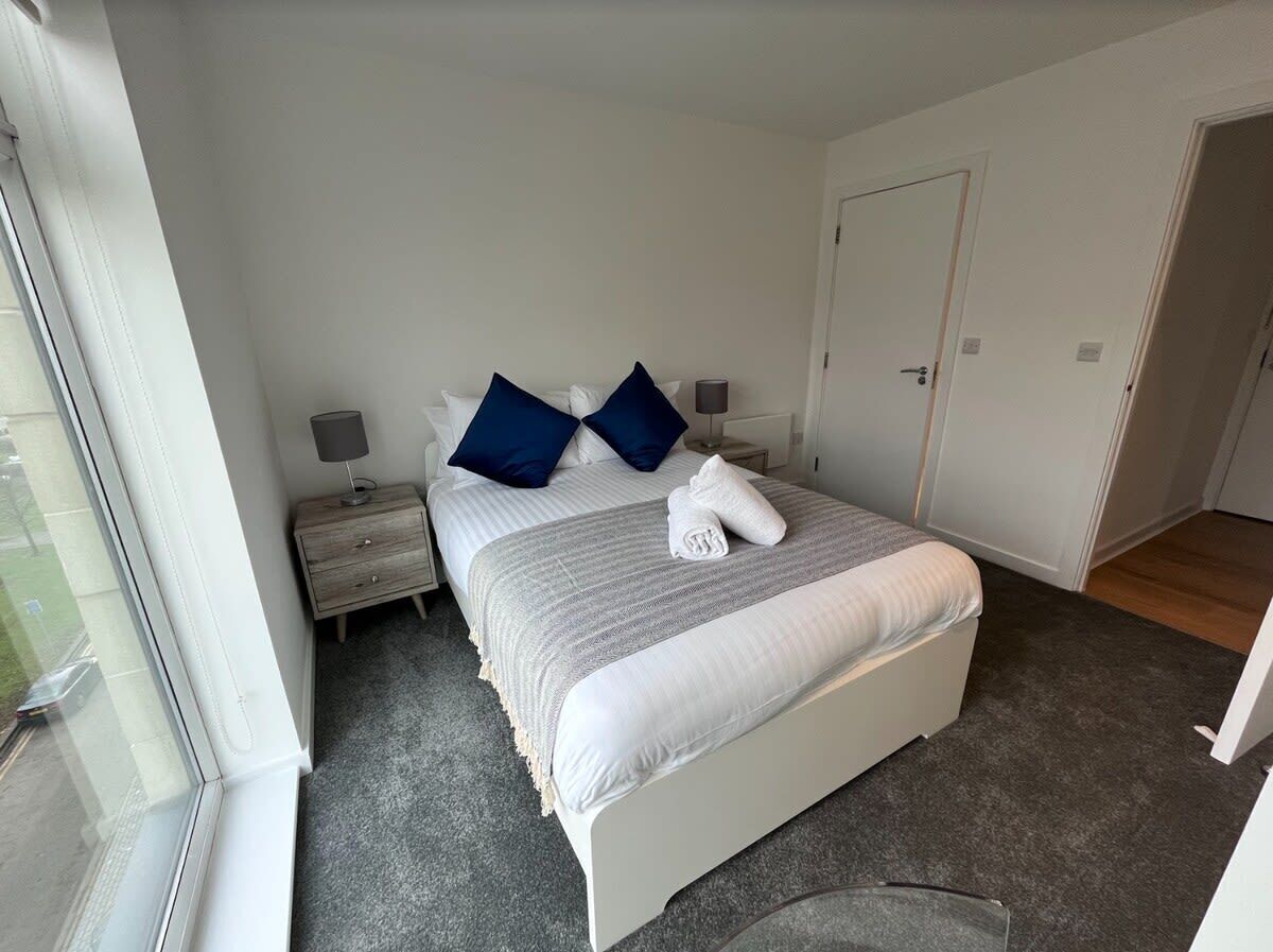 2 bedrooms, iron/ironing board, travel cot, WiFi