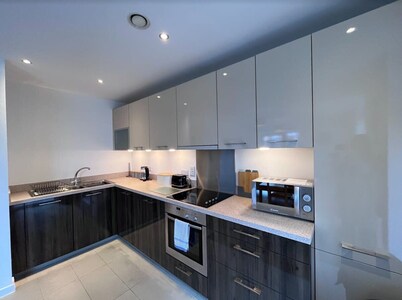 Modern 2 Bedroom Apartment