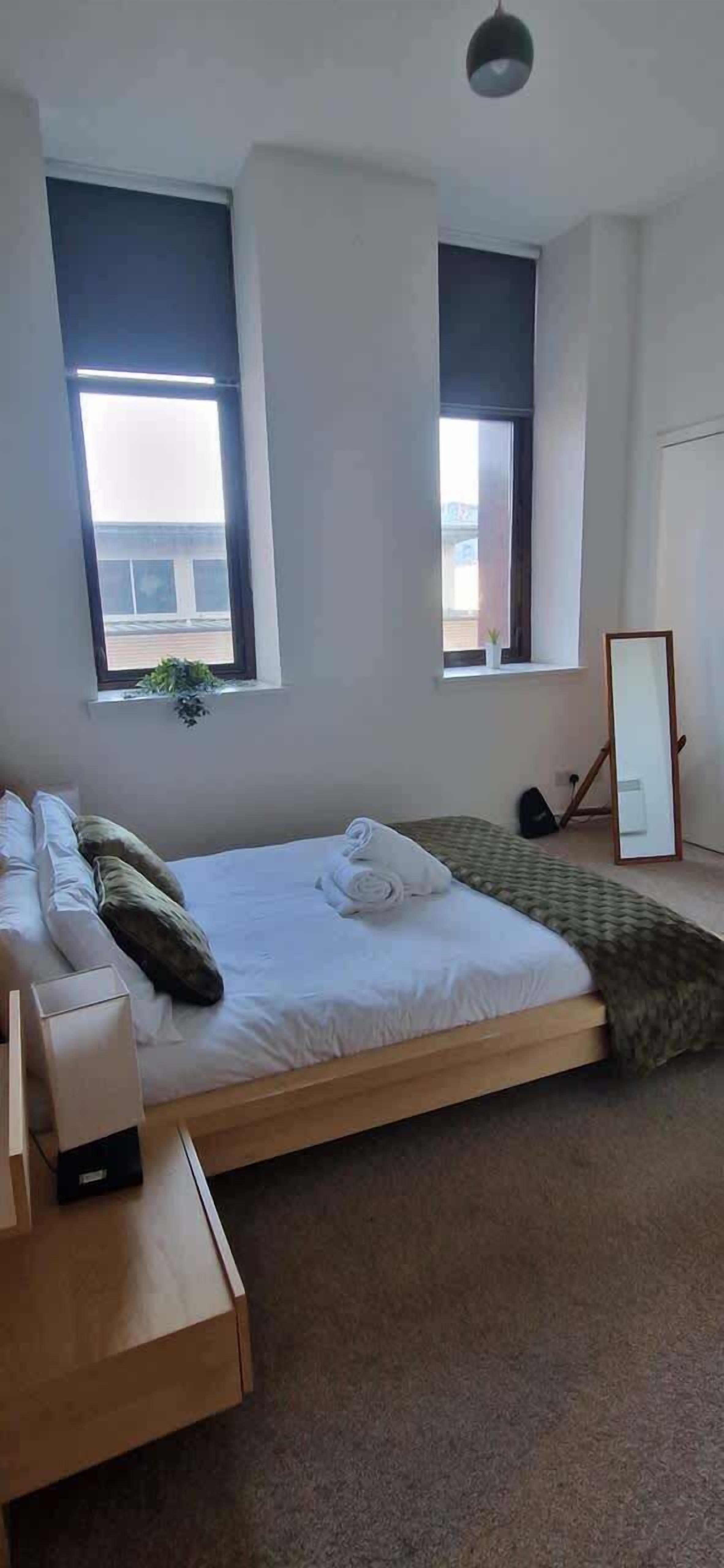 2 bedrooms, iron/ironing board, travel cot, WiFi