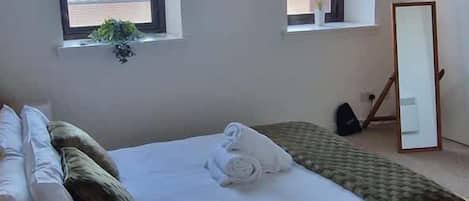 2 Schlafzimmer, Bügeleisen/Bügelbrett, Reisekinderbett, WLAN