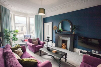 Spacious Finnieston Apt, Ideal for Work & Families