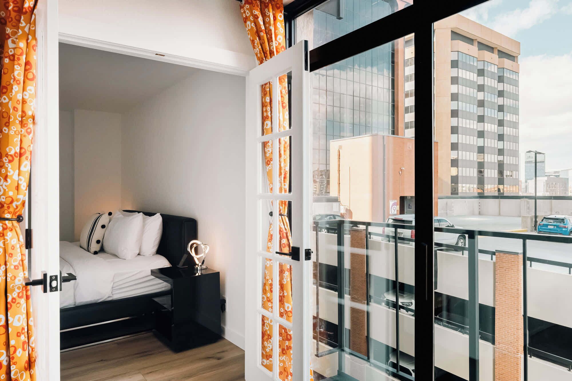 3 bedrooms, desk, iron/ironing board, WiFi