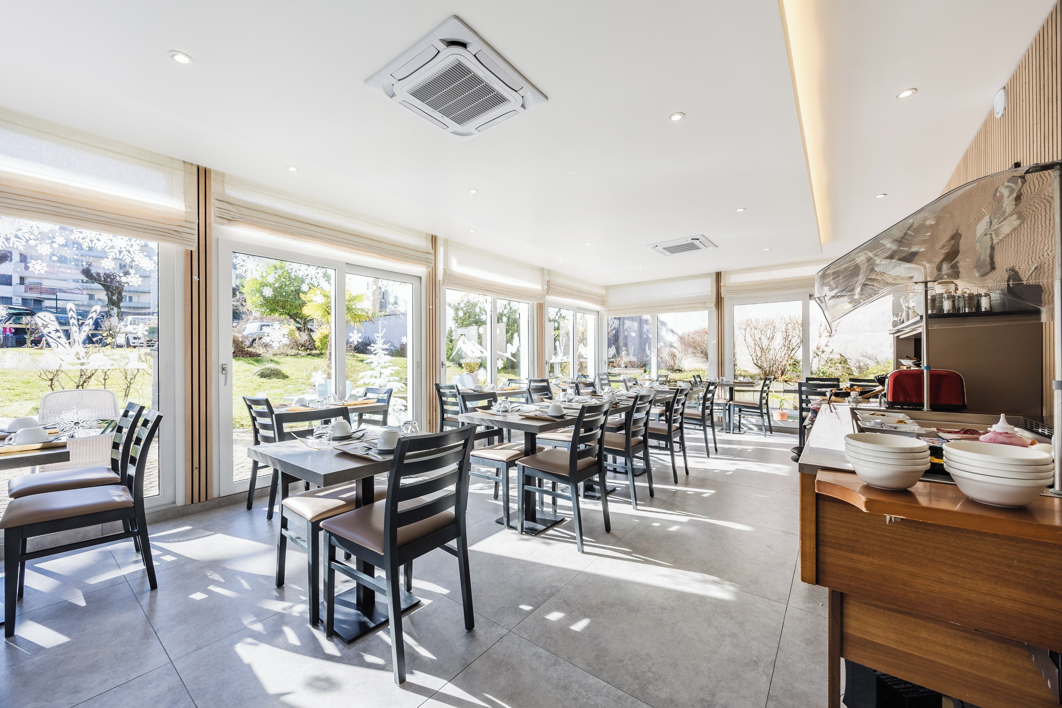 Dagelijks ontbijtbuffet (EUR 13 per persoon)