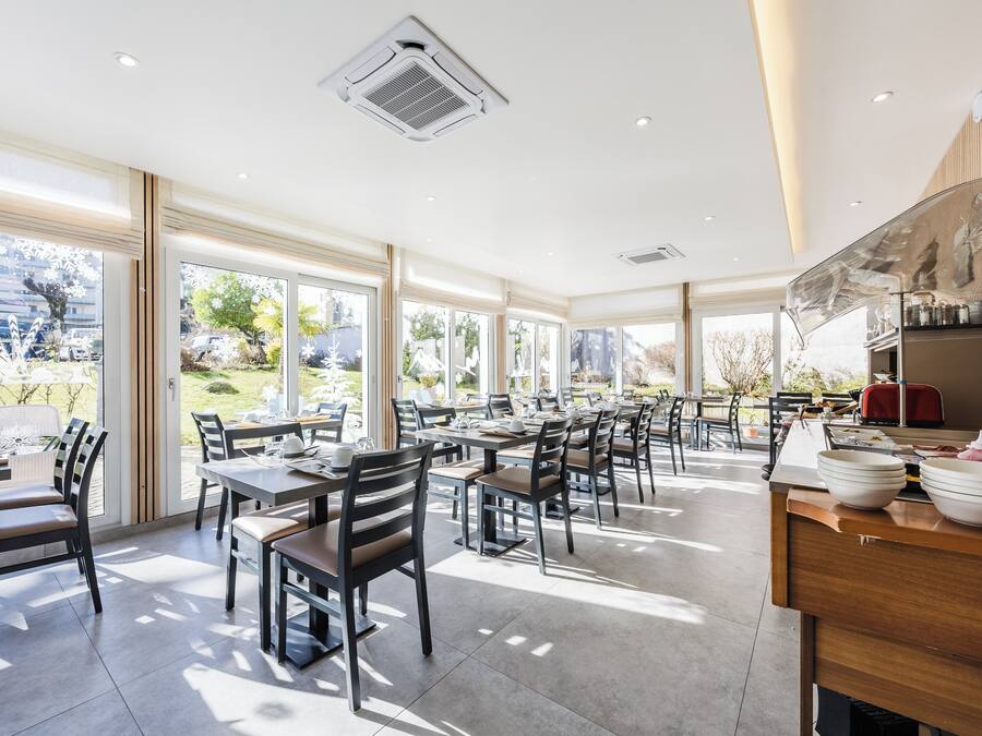 Daily buffet breakfast (EUR 13 per person)