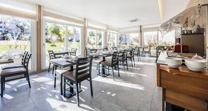 HĂŽtel de France Ăvian