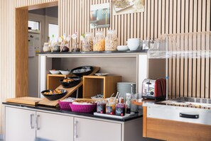 Desayuno buffet todos los días (con cargo)