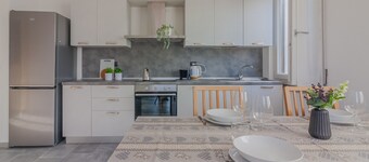Sweet Caroline by Varenna Holidays