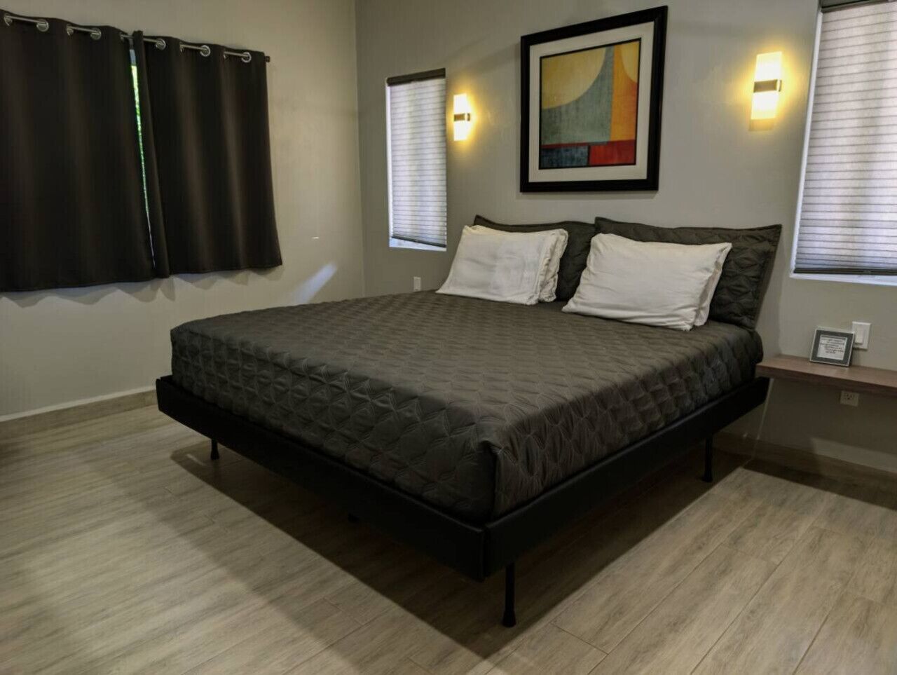 1 habitación, escritorio, tabla de planchar con plancha y wifi 