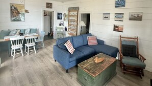 Unclassified image, 5 of 15, button - RUSTIC LAKESIDE COTTAGE. LARGE SANDY BEACH (Sebago)