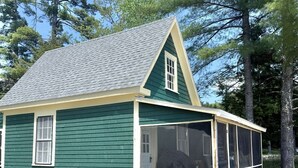 Unclassified image, 3 of 15, button - RUSTIC LAKESIDE COTTAGE. LARGE SANDY BEACH (Sebago)