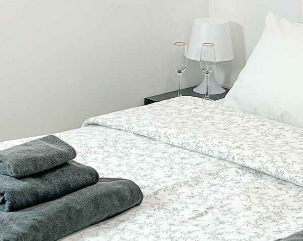1 Schlafzimmer, Bügeleisen/Bügelbrett, Reisekinderbett, kostenloses WLAN