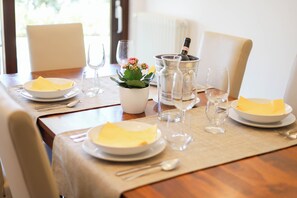 Villa, Partial Sea View | Dining room