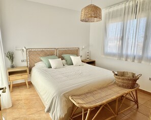 2 bedrooms, iron/ironing board, free WiFi, bed sheets