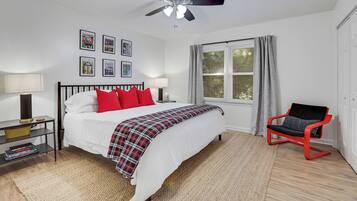 2 bedrooms, iron/ironing board, WiFi, bed sheets
