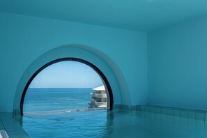 Outdoor pool, sun loungers - The Tropicana Hotel (Cape Town)