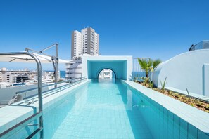 Outdoor pool, pool loungers - The Tropicana Hotel (Cape Town)