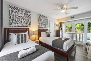 6 bedrooms, iron/ironing board, WiFi, bed sheets