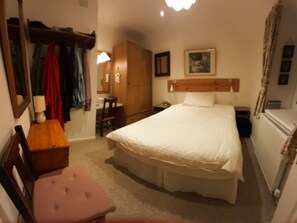 2 quartos, ferros/tábuas de passar roupa, Wi-Fi, roupa de cama