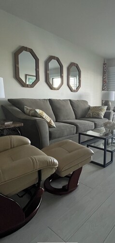 Newly decorated 3-bedroom villa in Martin Downs Country Club Palm City 